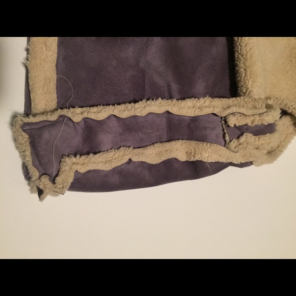 Handmade faux suede and Sherpa messenger bag - Picture 6 of 6